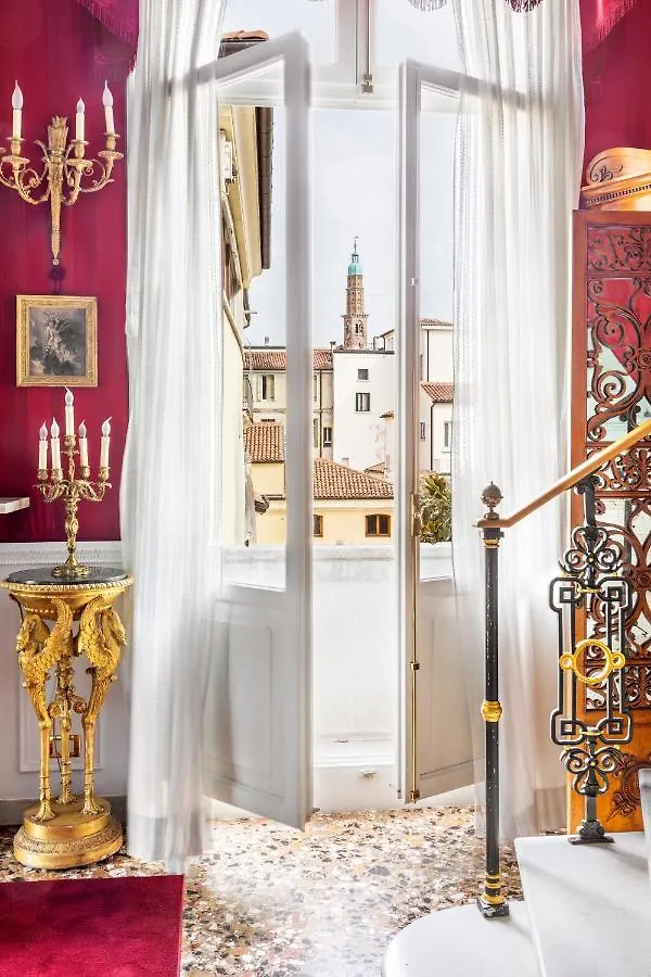 No Other Place - Palazzo Storico Villa Vicenza 0*,