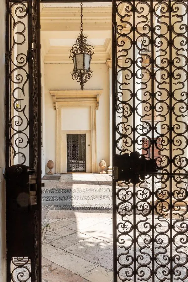 No Other Place - Palazzo Storico Villa Vicenza